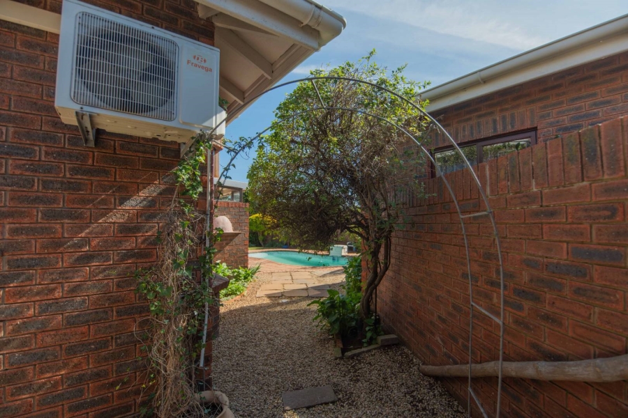 3 Bedroom Property for Sale in Summerstrand Eastern Cape